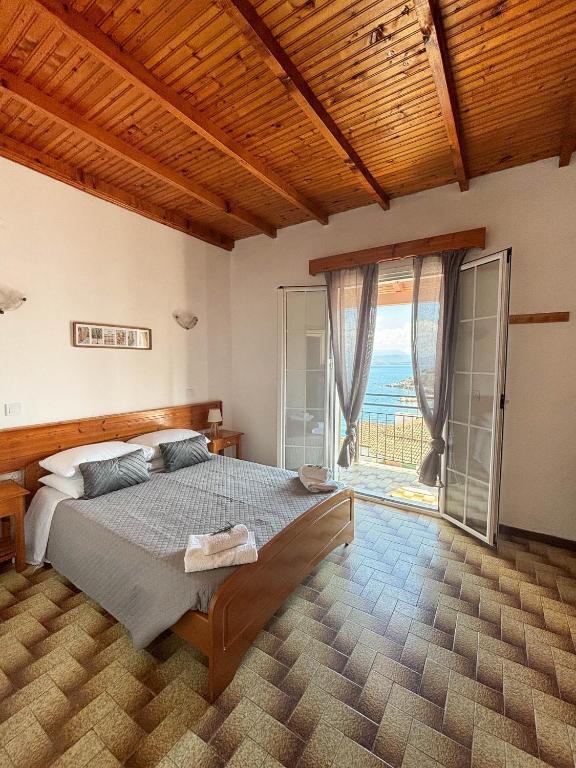 Antigone Apartments