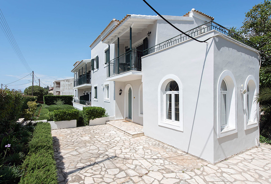 Balaris Apartments